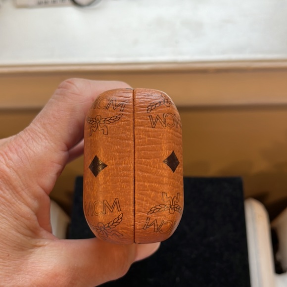 MCM - Picture 4 of 6